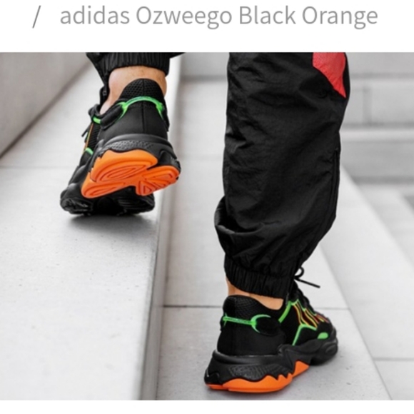 Adidas mens black orange ozweego - Picture 2 of 4